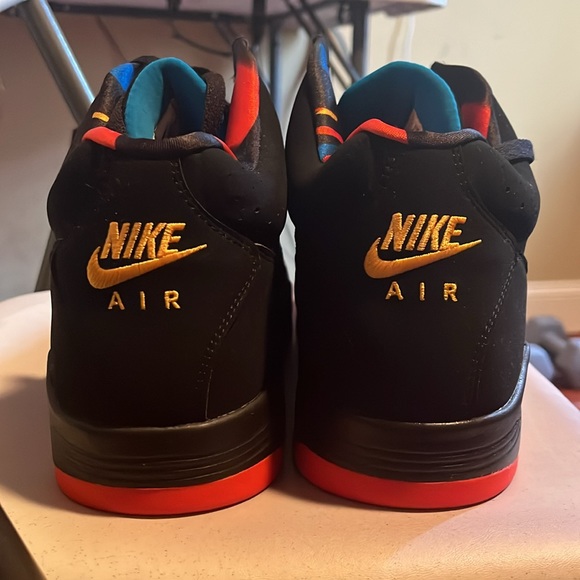 Brand new 2021
Air Flight Lite Mid 'Black Team
Orange' size 13 - Picture 4 of 4